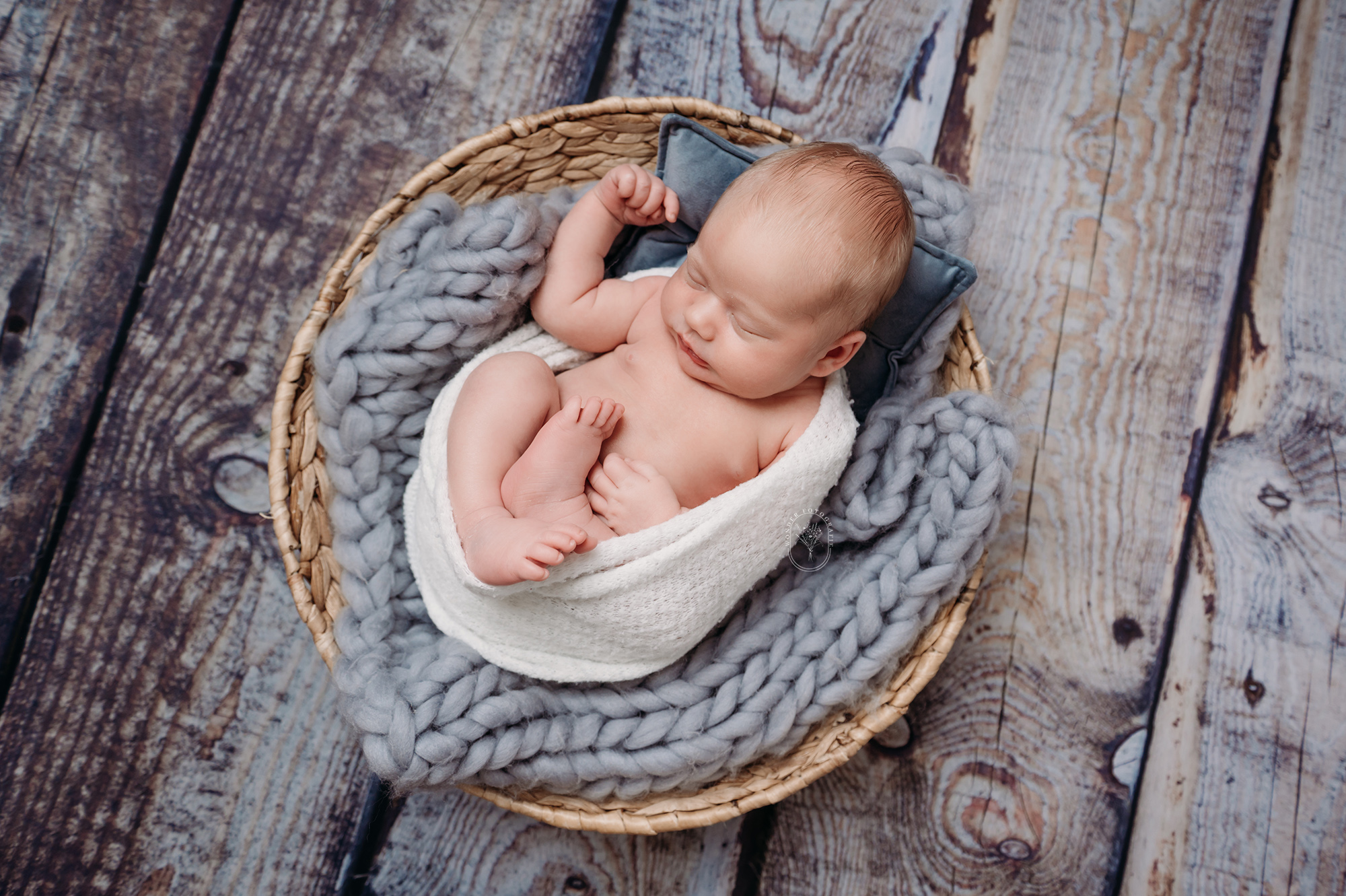 Newborn fotoshoot baby shoot friesland flevoland overijssel
