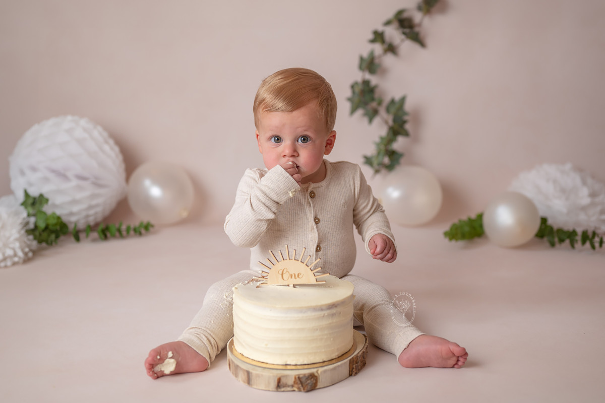 Cake Smash Fotoshoot Friesland Baby Fotografie Taart Eerste verjaardag Fotograaf Flevoland