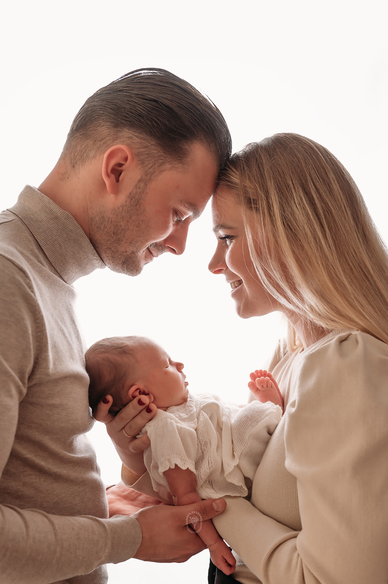 newborn fotoshoot heerenveen emmeloord meppel leeuwarden almere steenwijk baby gezin fotoshoot