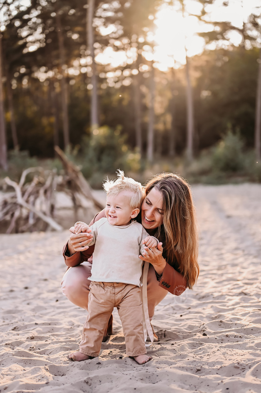 Gezinsfotoshoot Friesland gezin familie fotoshoot strand bos